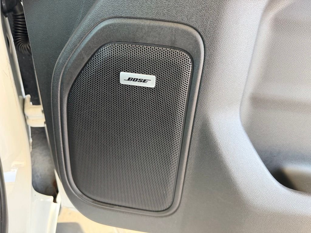 Used 2019 White GMC SLT image 39