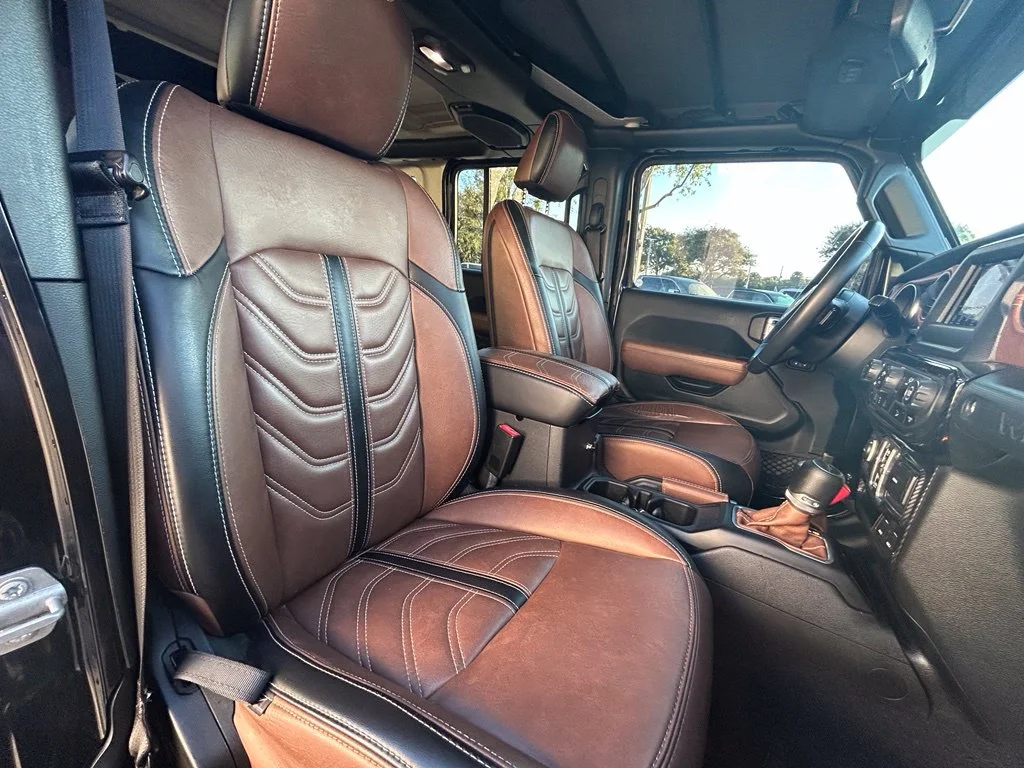 Used 2018 Black Clearcoat Jeep Unlimited Sport S image 27