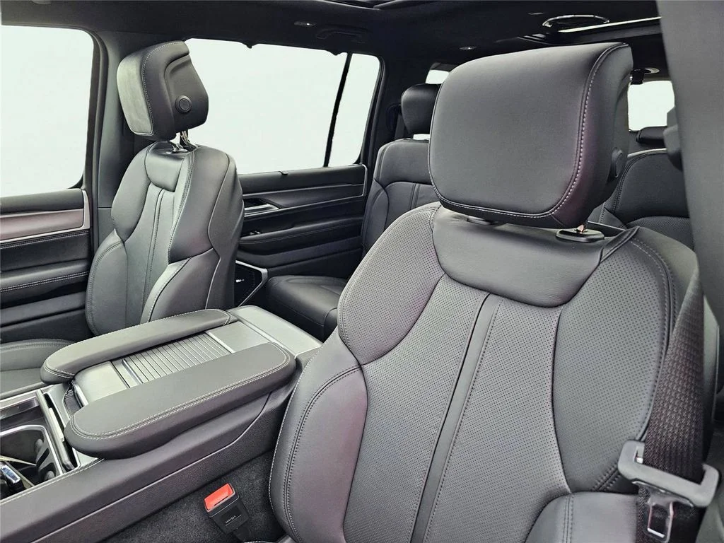 New 2026 Silver Zynith Jeep Limited Reserve image 17