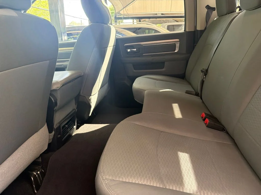 Used 2016 White Ram SLT image 19