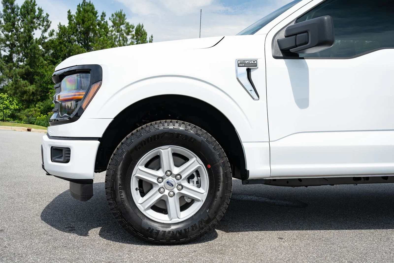 New 2026 White Ford XLT image 4