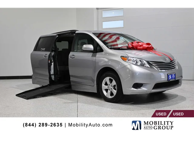 2016 Toyota Sienna LE Mobility Handicap Van