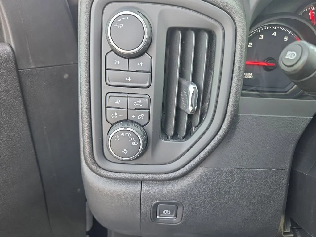 2024 Chevrolet Silverado 2500HD Custom - Photo 35