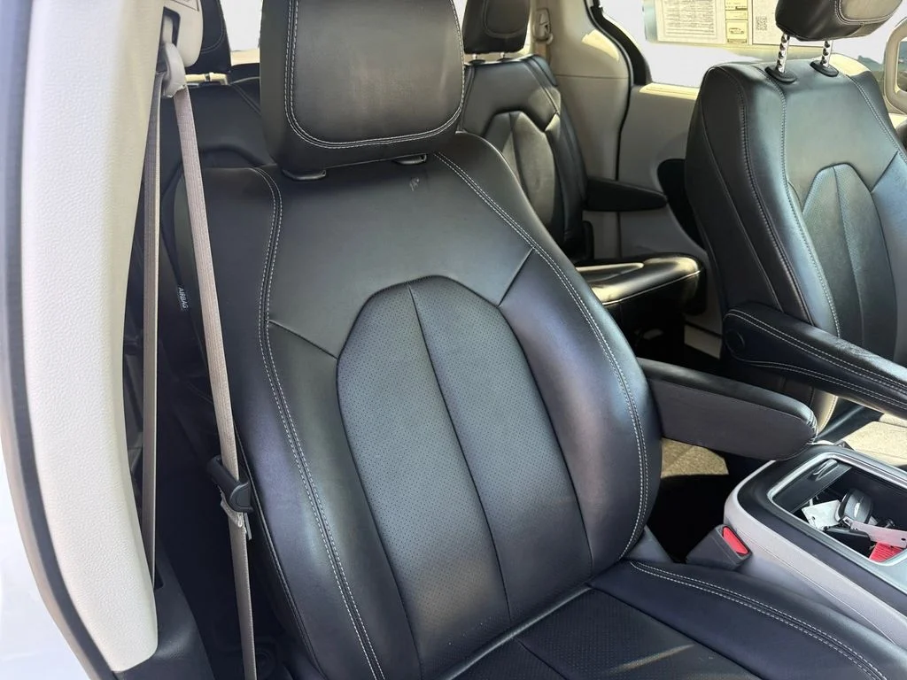 Used 2024 White Chrysler Touring L image 25