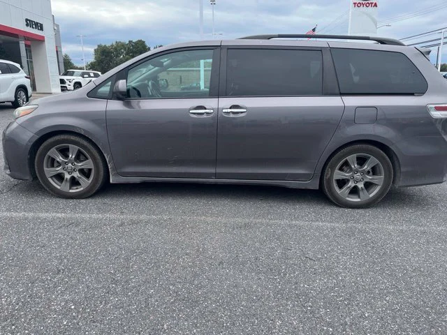 Used 2019 Gray Toyota SE image 4