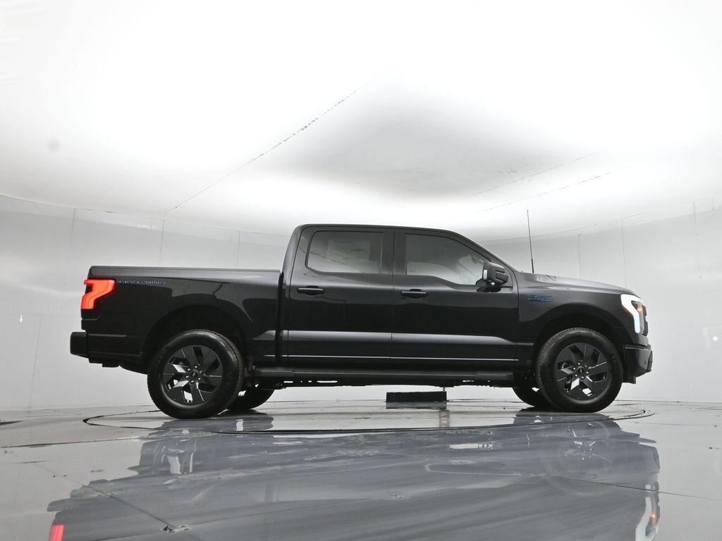 2025 Ford F-150 Lightning Flash - Photo 48