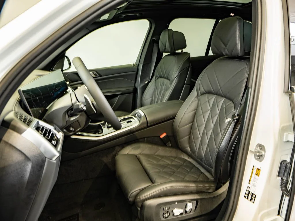 New 2026 Alpine White BMW xDrive40i image 23