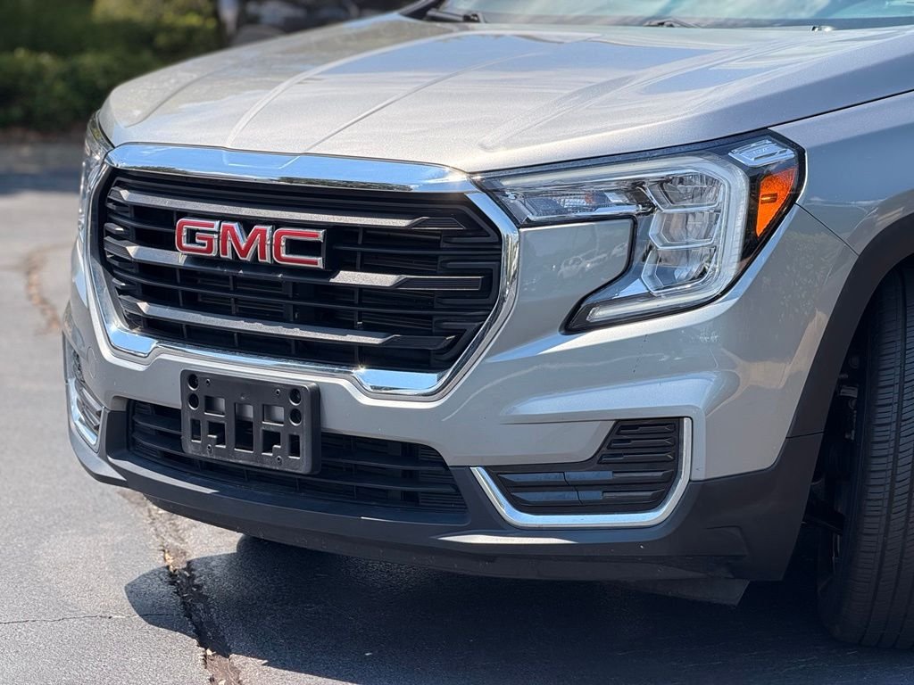 Used 2024 Silver GMC SLE image 10