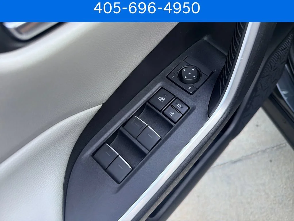 Pre-Owned 2022 Toyota RAV4 XLE