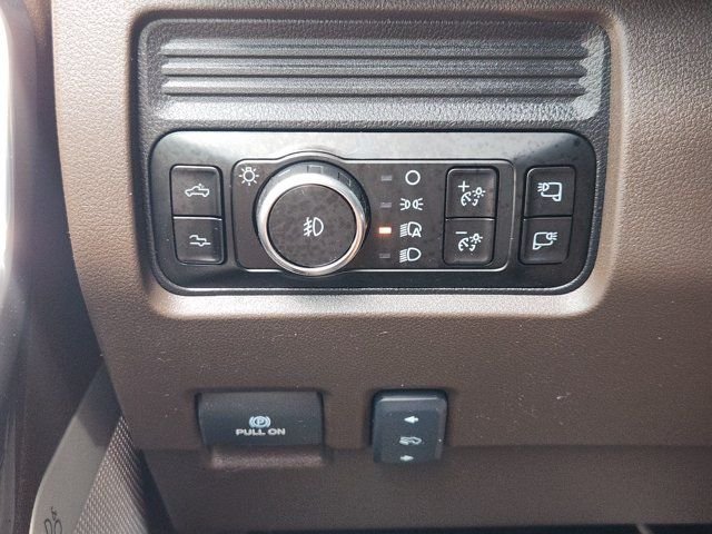 Used 2025 White Ford King Ranch image 21