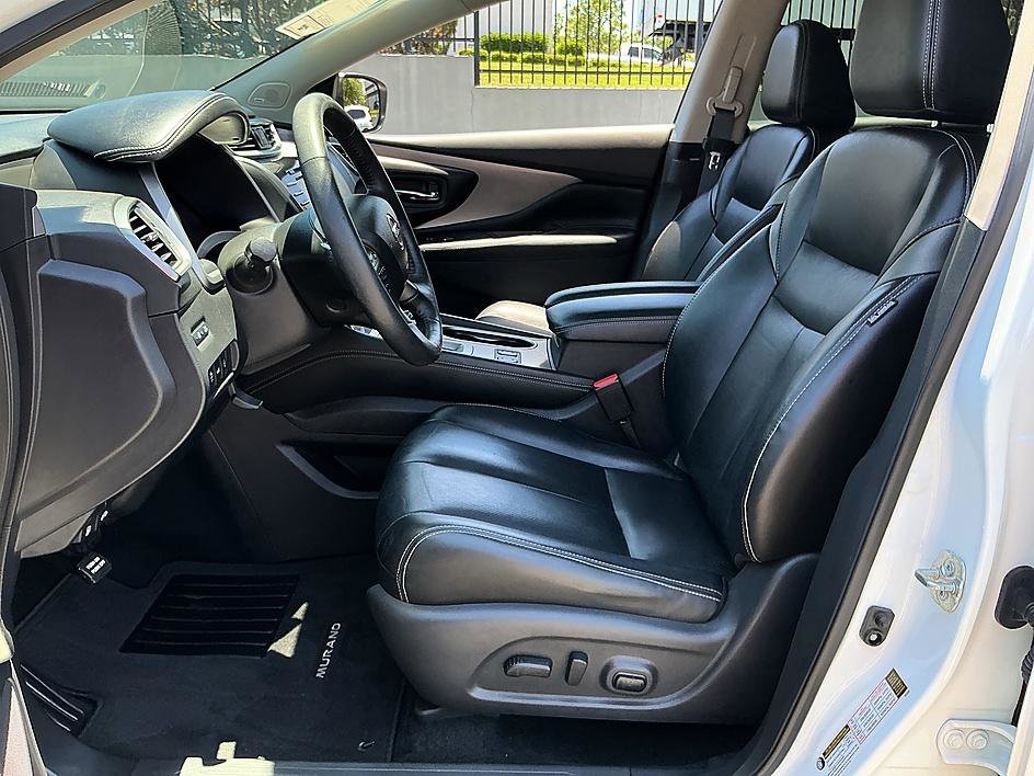 Used 2019 Pearl White Tricoat Nissan SL image 12