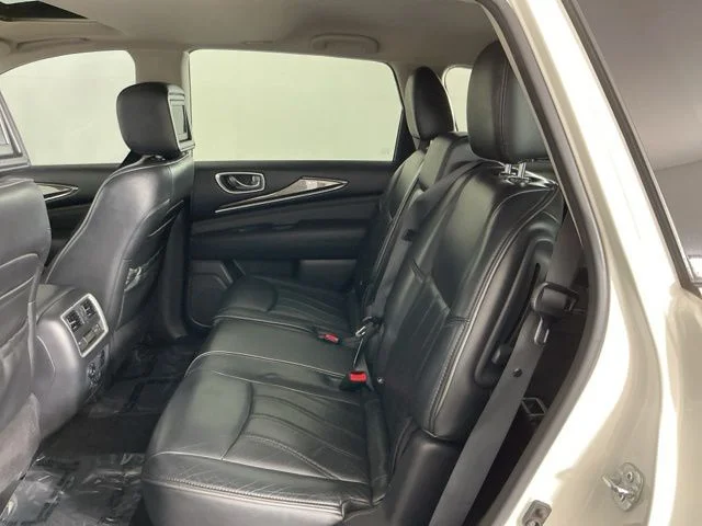 Used 2015 White INFINITI Base image 30