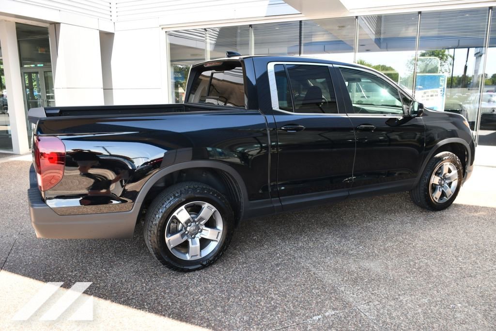 Used 2025 Black Honda RTL image 8
