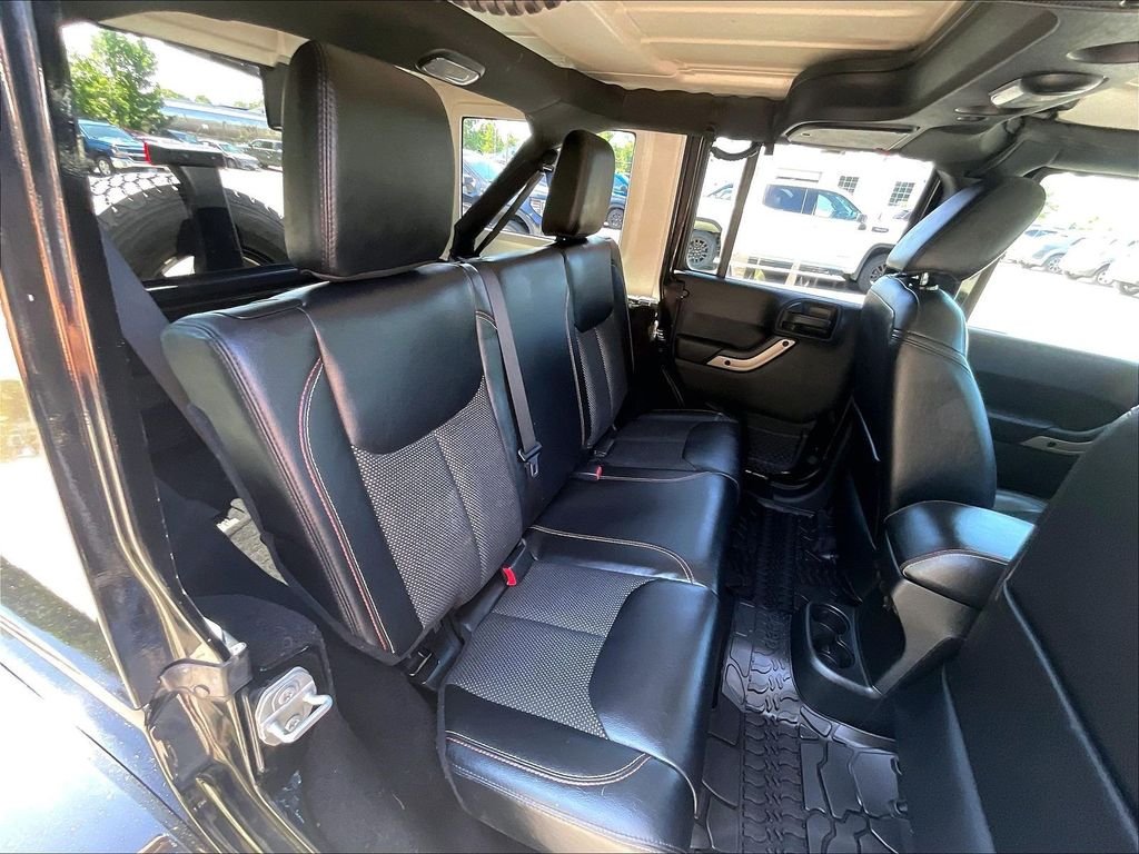 Used 2017 Black Jeep Unlimited Sahara image 18
