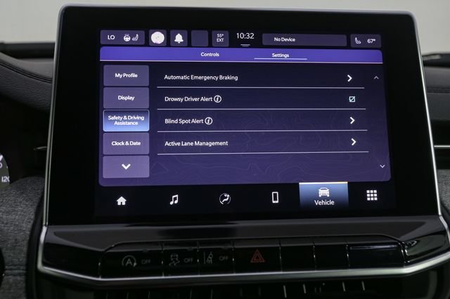 Used 2023 Black Jeep Latitude image 24