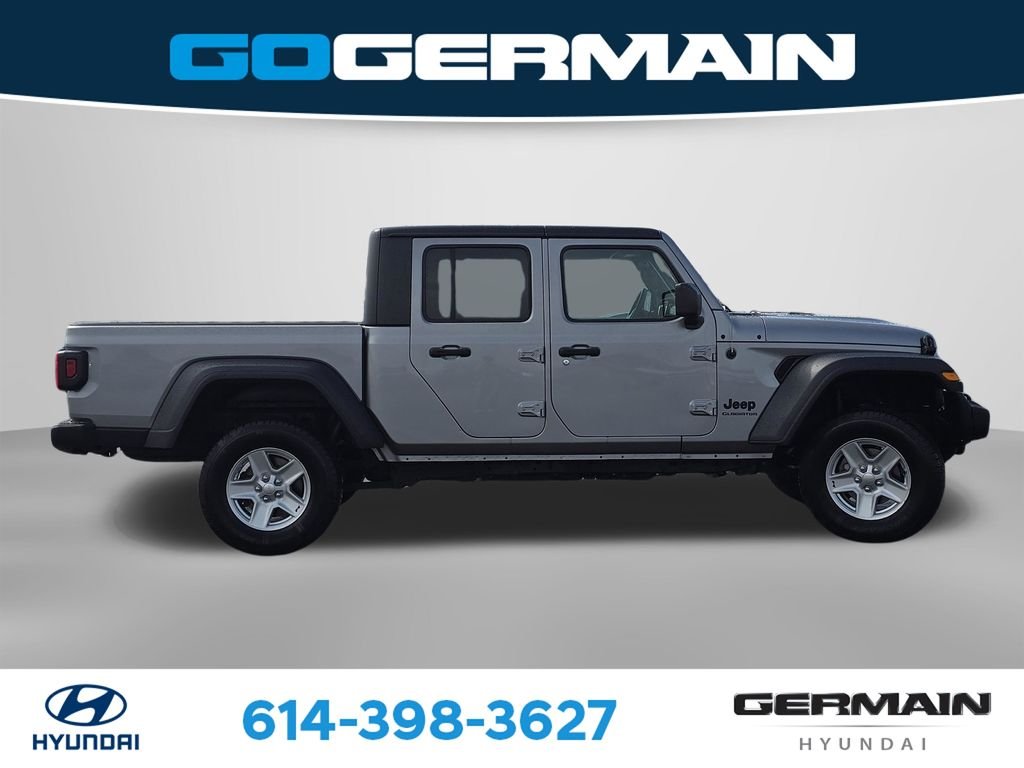 Used 2020 Silver Jeep Sport image 7