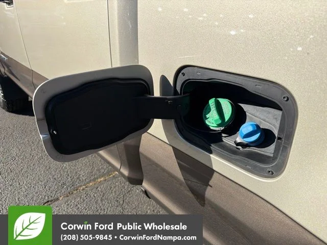 Used 2017 White Gold Metallic Ford  image 10