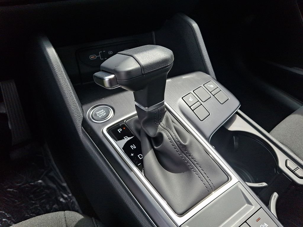 New 2026 Glacial White Pearl Kia LX image 7