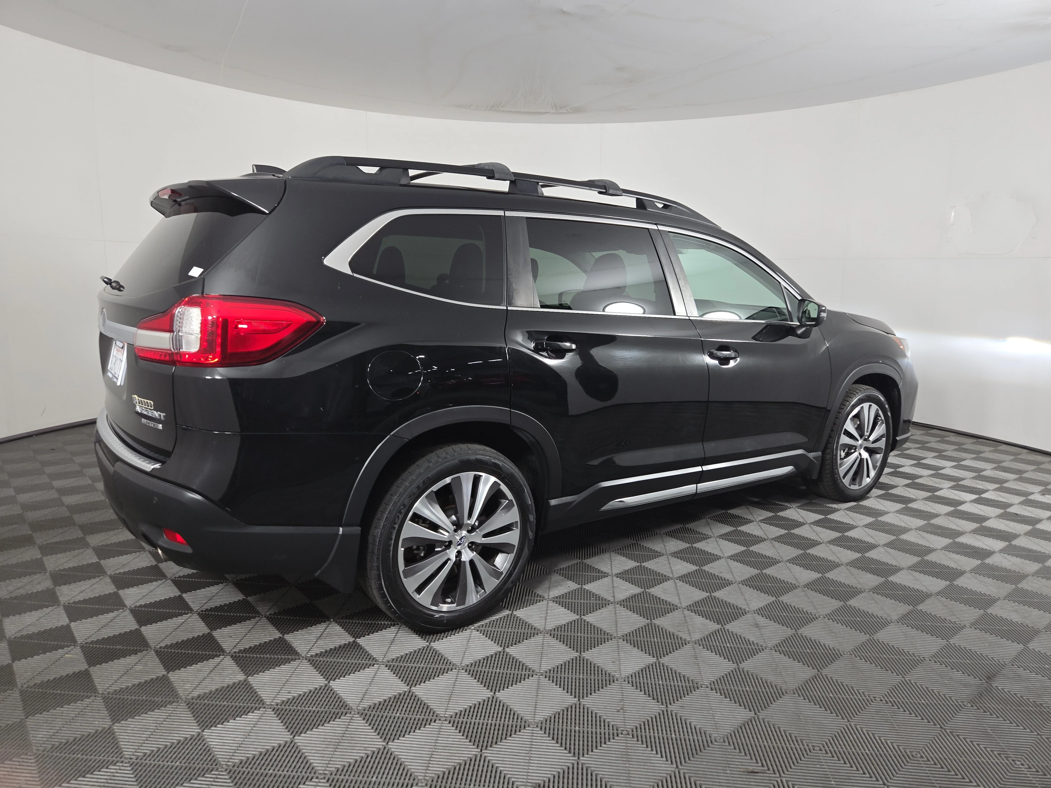 Used 2021 Crystal Black Silica Subaru Limited image 4