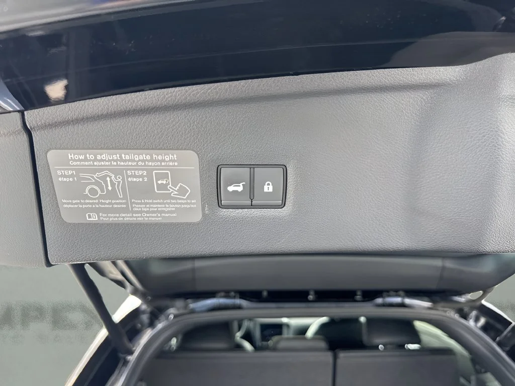 Used 2023 Black INFINITI LUXE image 30