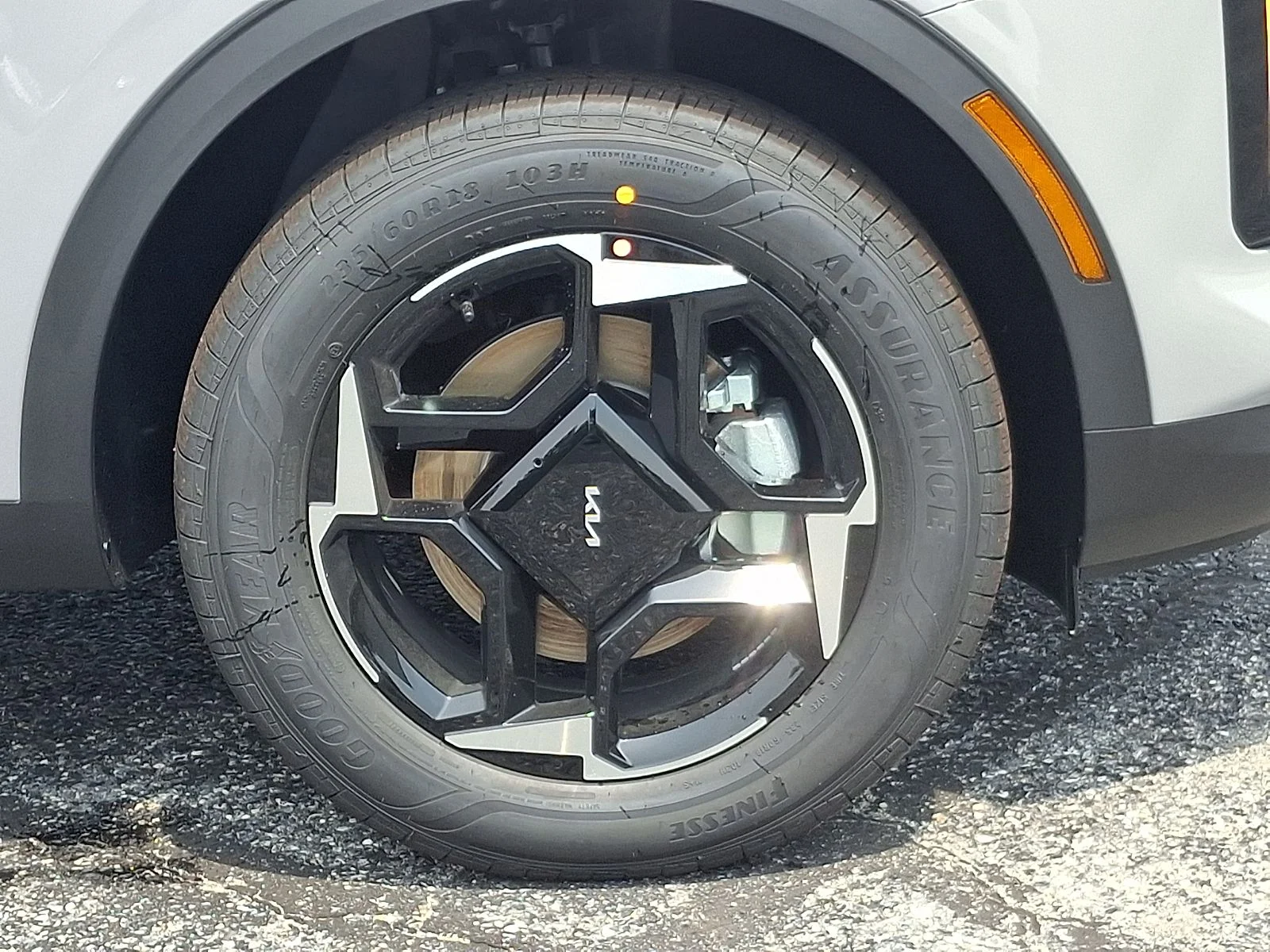 New 2027 Gray Kia EX image 9