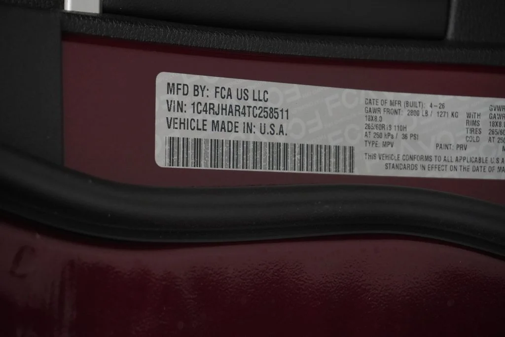 New 2026 Velvet Red Pearl-Coat Exterior Paint Jeep Altitude image 39