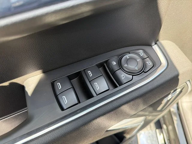2026 GMC Sierra 1500 SLT - Photo 17