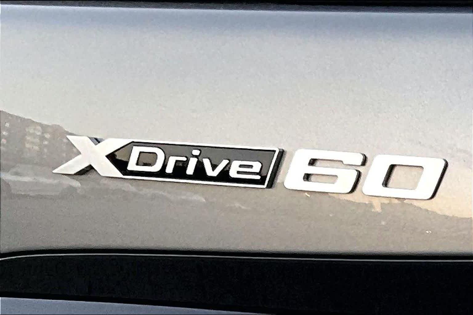 Used 2025 Oxide Grey Metallic BMW xDrive60 image 29