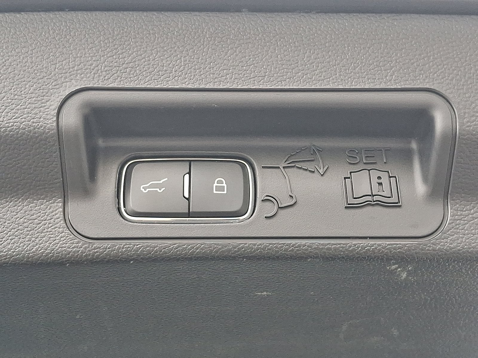 2022 Ford Explorer ST - Photo 29
