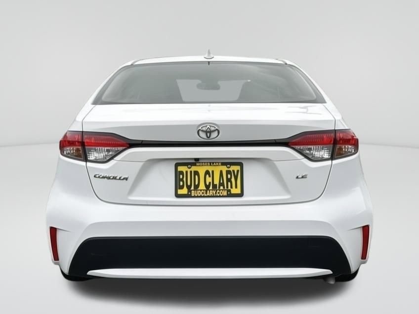 2022 Toyota Corolla LE photo 3