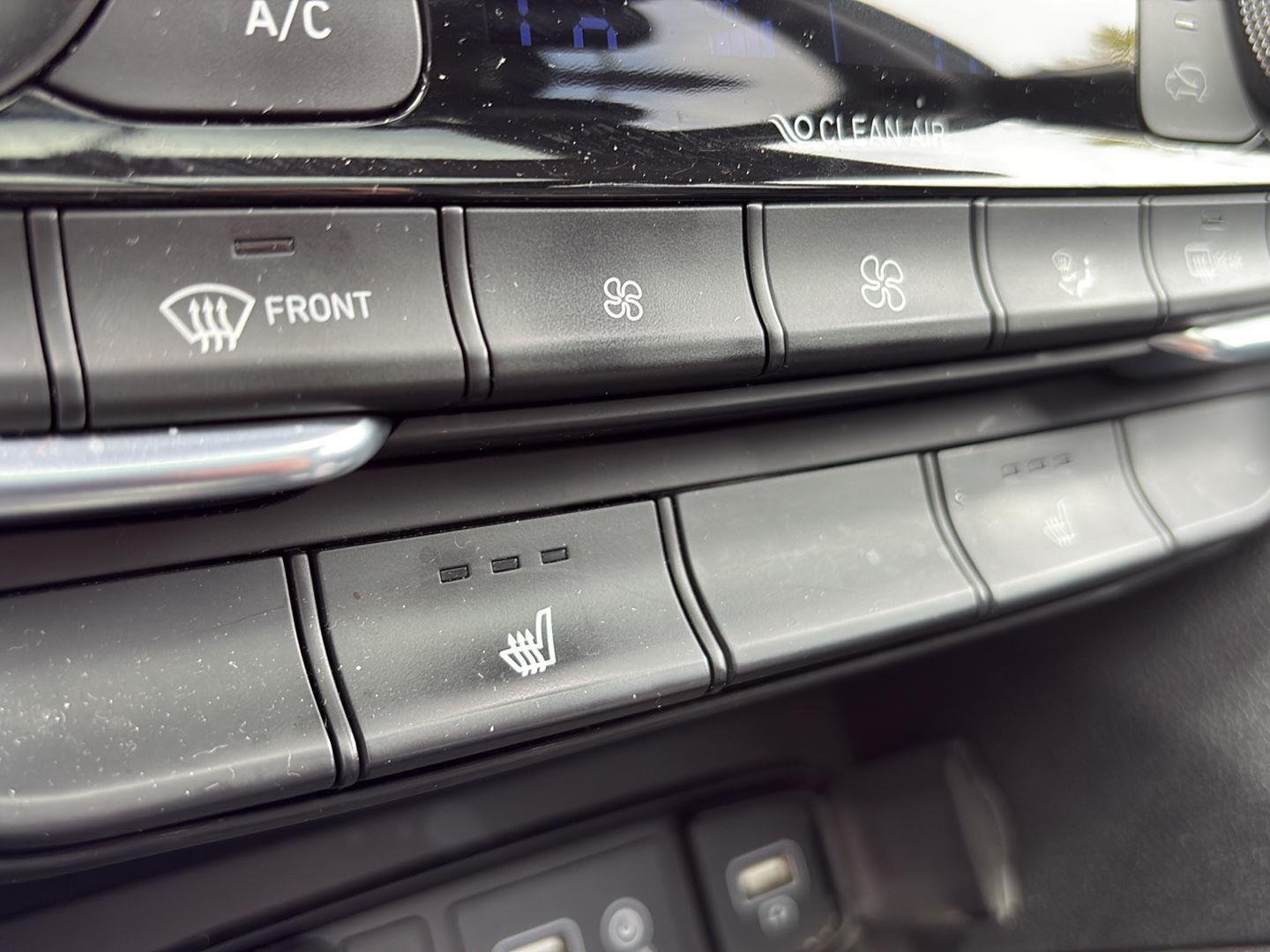 Used 2020 Rainforest Hyundai SEL image 9