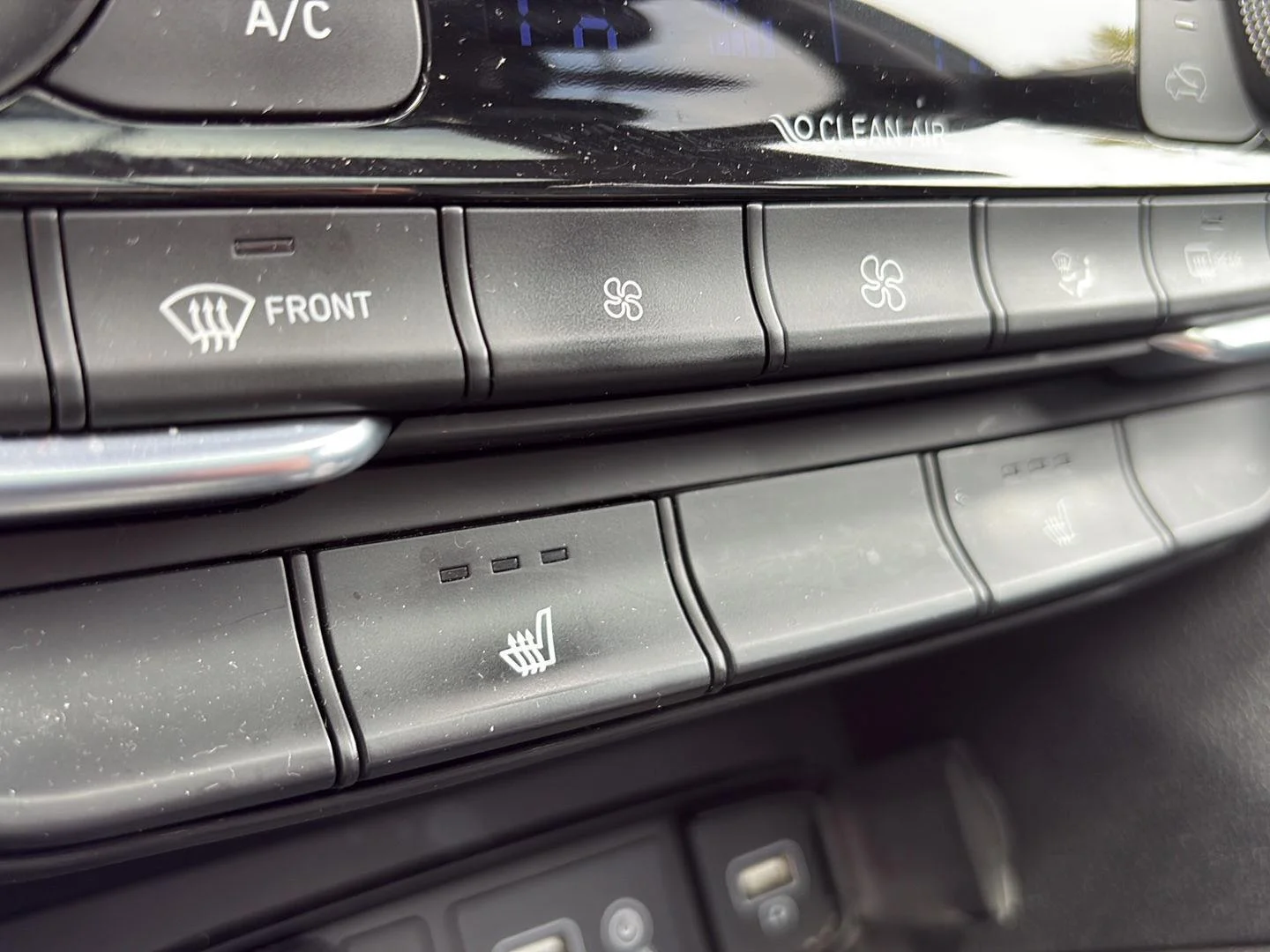 Used 2020 Rainforest Hyundai SEL image 9