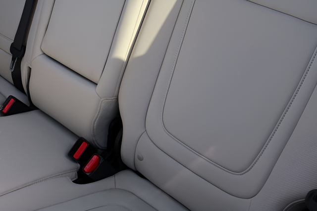 Used 2025 Gray Hyundai SEL Convenience image 21