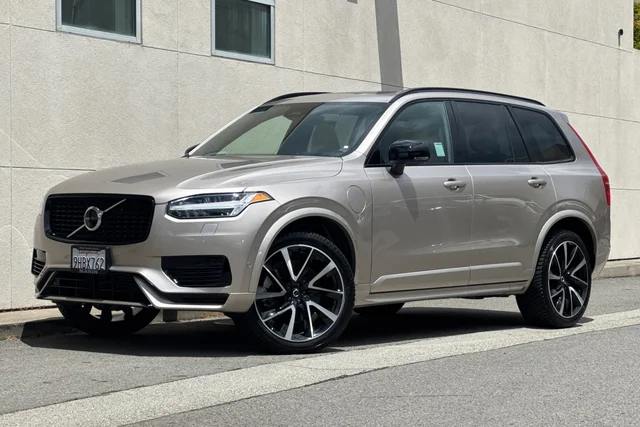 2023 Volvo XC90 Recharge Plug-In Hybrid Ultimate