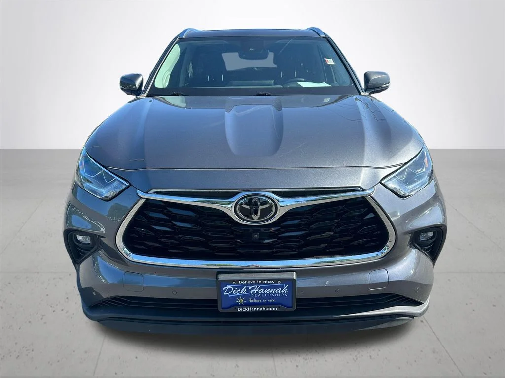 Used 2023 Gray Toyota Limited image 3