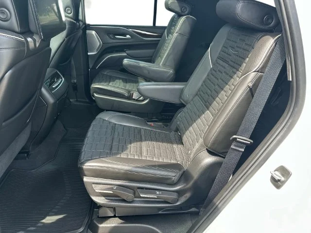 Used 2021 White Cadillac Sport Platinum image 13