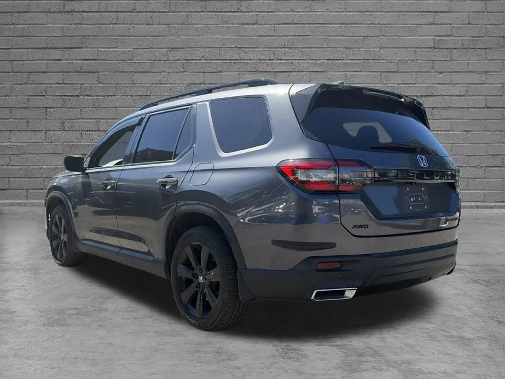 Certified Used 2025 Modern Steel Metallic Honda Black Edition image 3