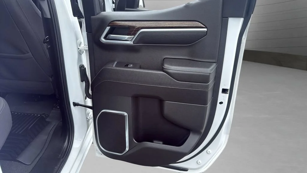 Used 2023 Summit White GMC Elevation image 12