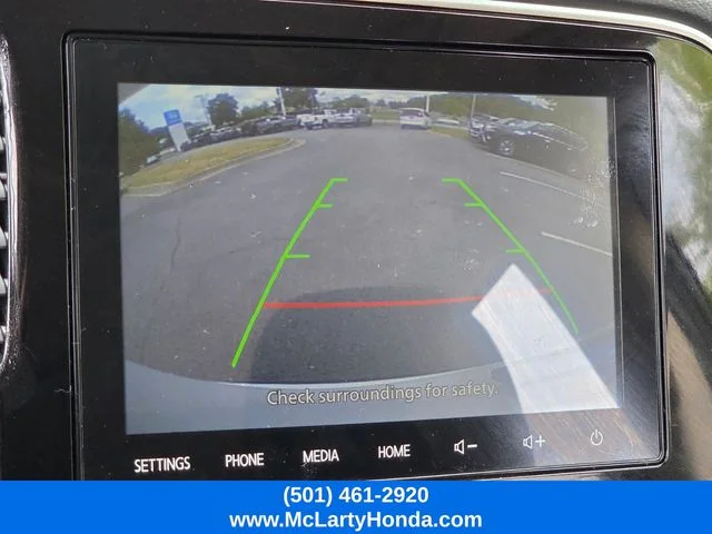 Used 2020 White Mitsubishi SE image 23