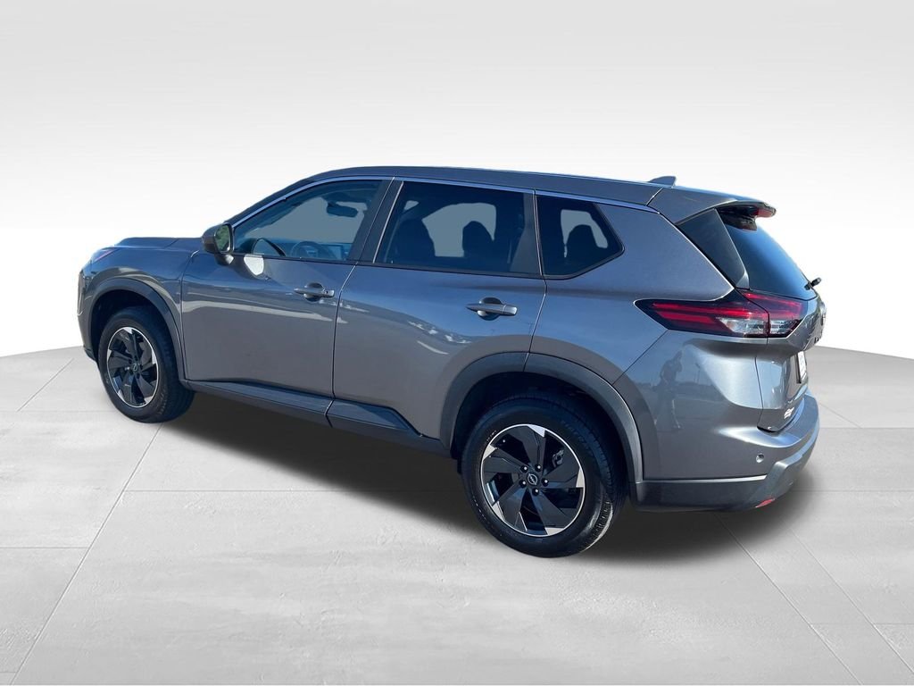 Used 2024 Gray Nissan SV image 3