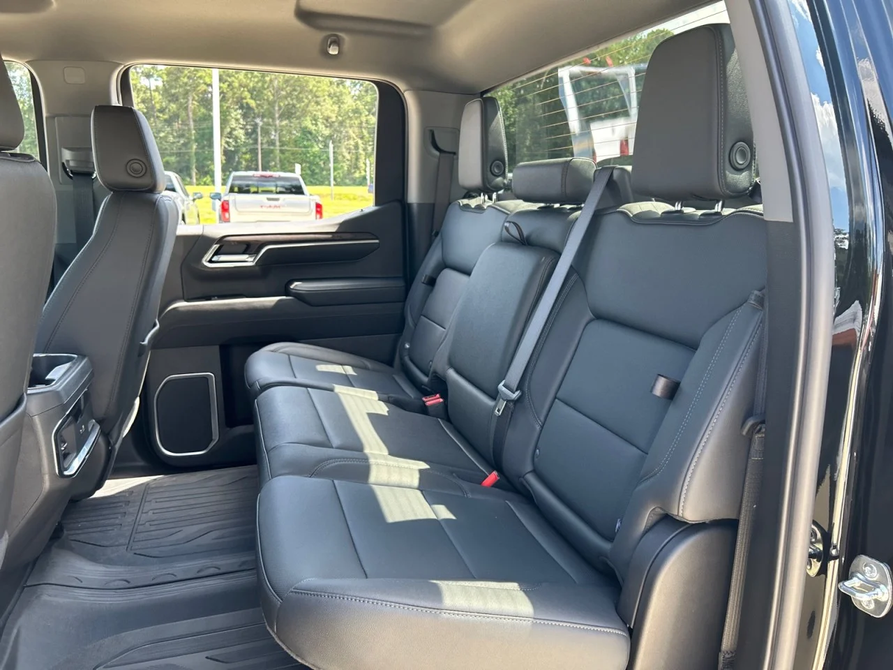 New 2026 Onyx Black GMC SLT image 18