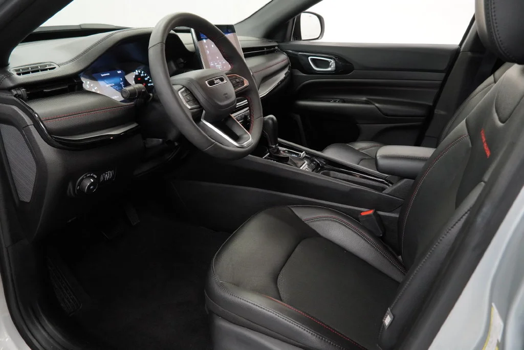 Certified Used 2025 Silver Jeep Trailhawk image 15