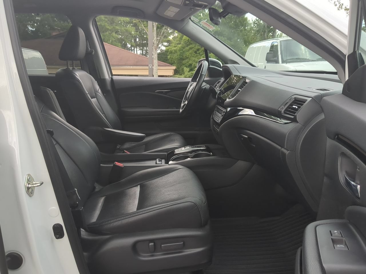 Used 2020 White Honda Elite image 27