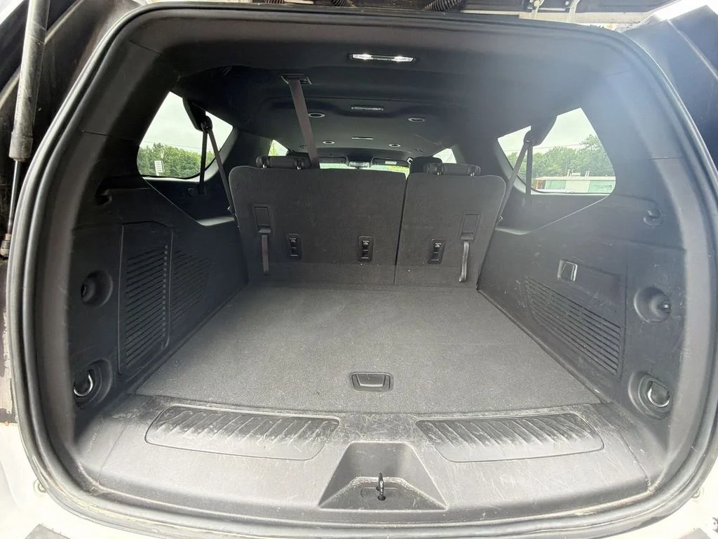 Used 2022 White GMC SLE image 27