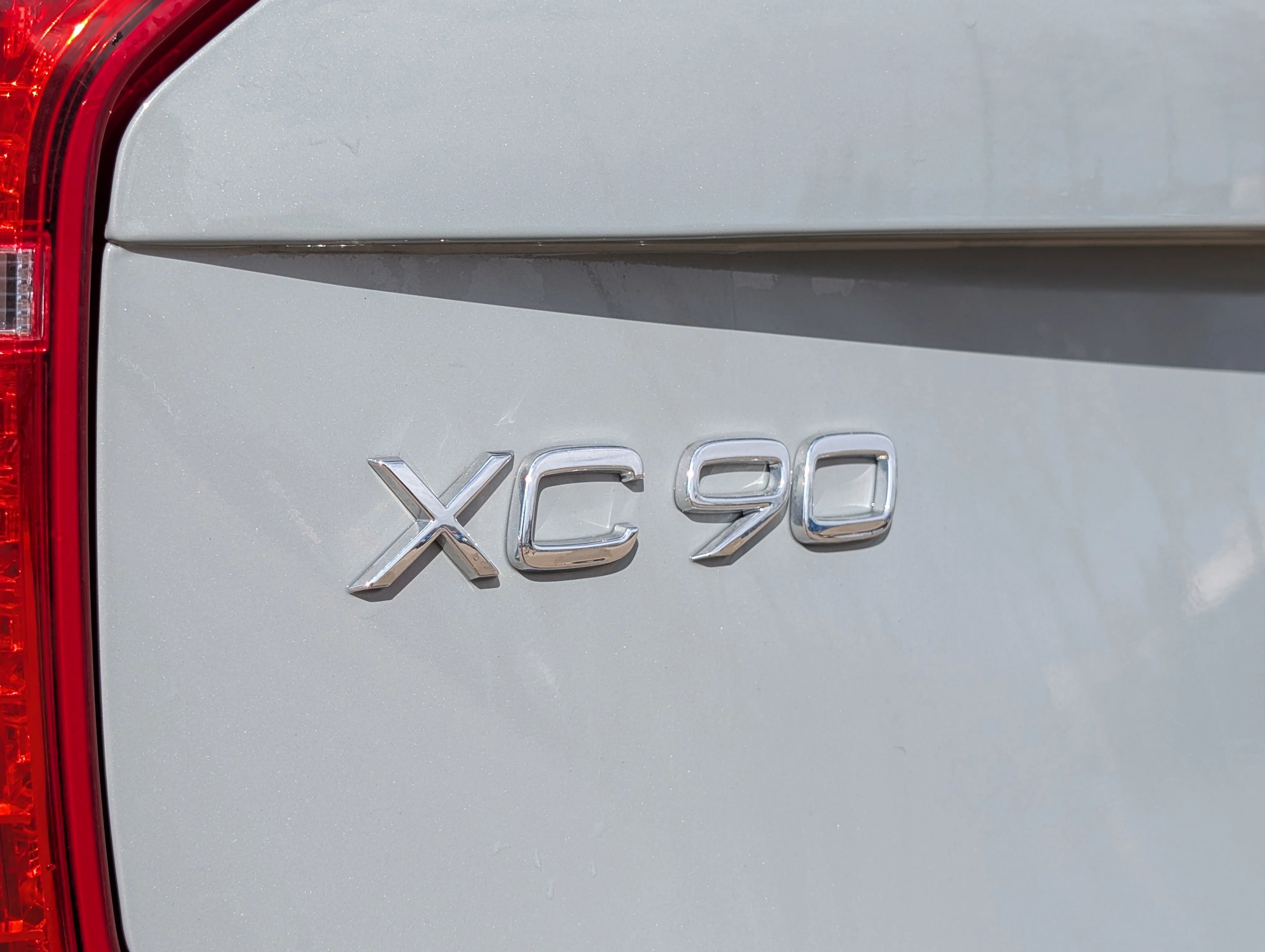 Used 2024 Crystal White Metallic Volvo Plus Bright Theme image 15