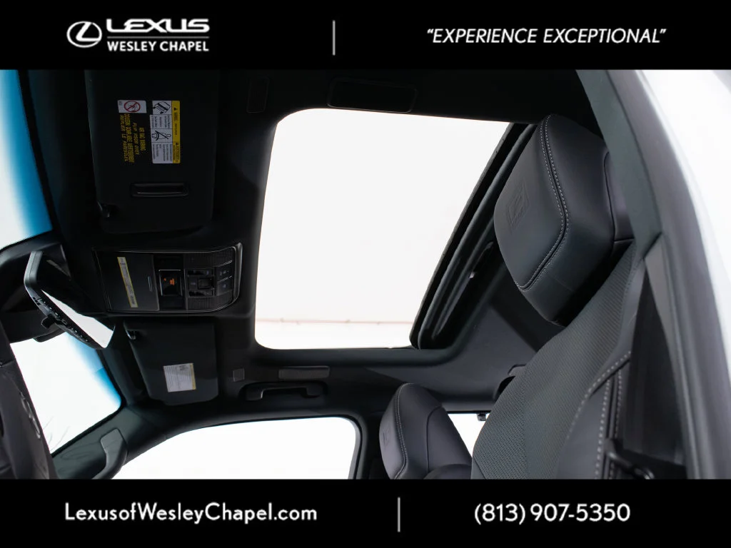 2026 Lexus LX 700h F-Sport - Photo 8