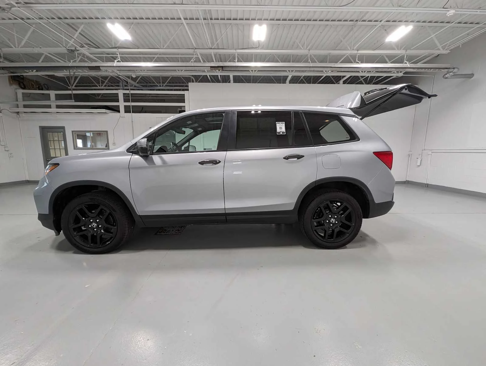 2024 Honda Passport EX-L - Photo 12