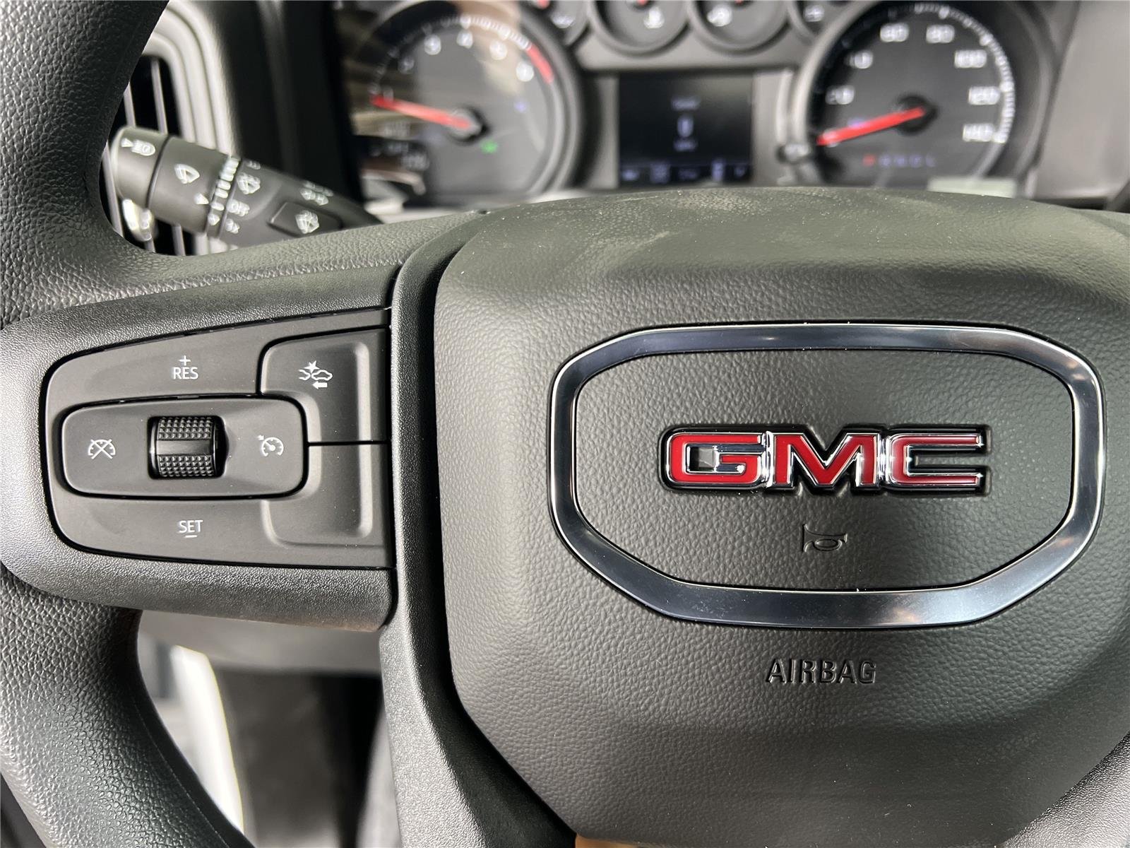New 2026 Summit White GMC Pro image 21