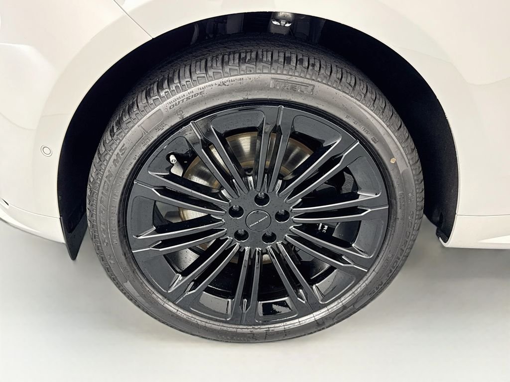 New 2026 Borasco Grey Land Rover Dynamic SE image 33