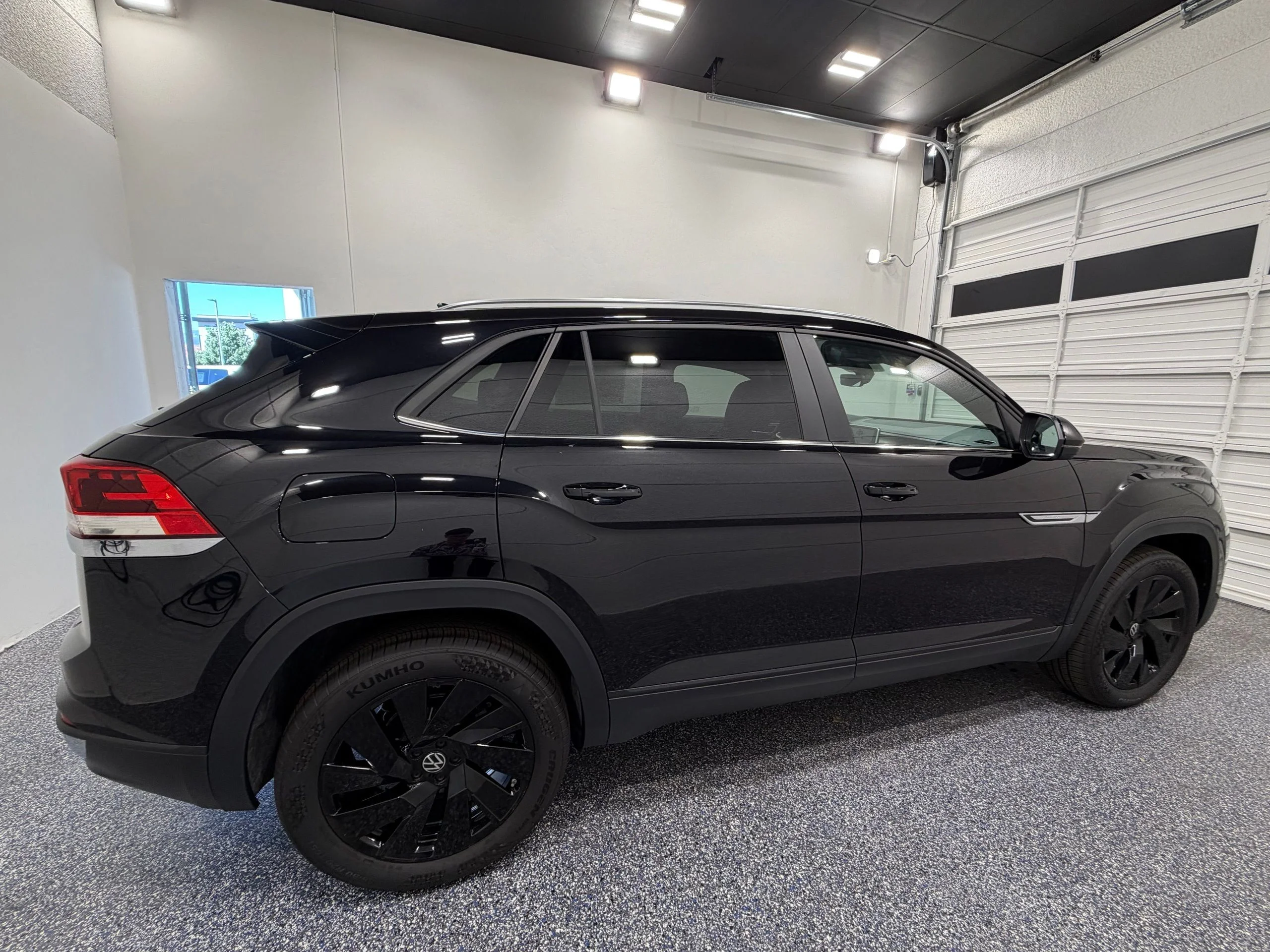 New 2026 Black Volkswagen 2.0T SE w/Technology image 7